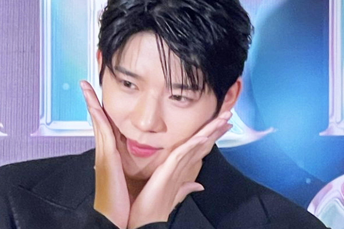 The identity of the male actor who showed off his skills by dancing ...