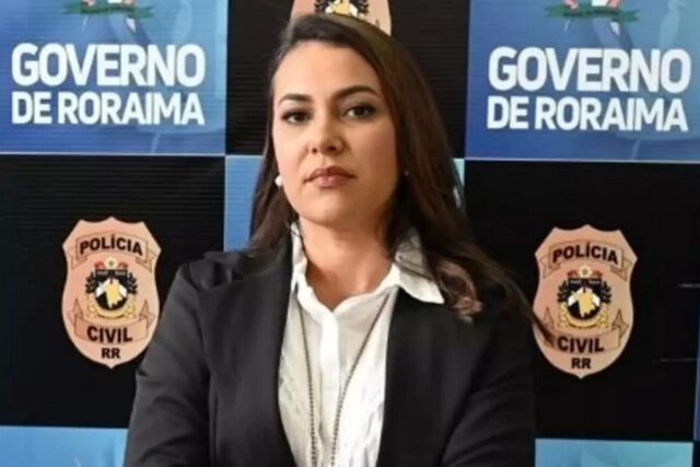 Une lycéenne de 18 ans qui a changé de profession, passant d'« avocate